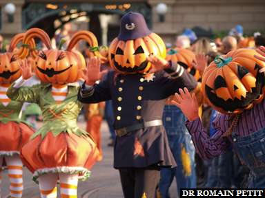Album photos La parade d'ouverture d'Halloween par Romain Petit